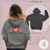 Ein personalisierter Pullover von Portrait-Zauber, der die einzigartige Persönlichkeit deines Hundes auf stilvolle Weise zeigt.